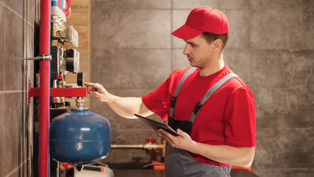 Plumbing Dispatch Software: How the Right Features Boost Your Team's Efficiency